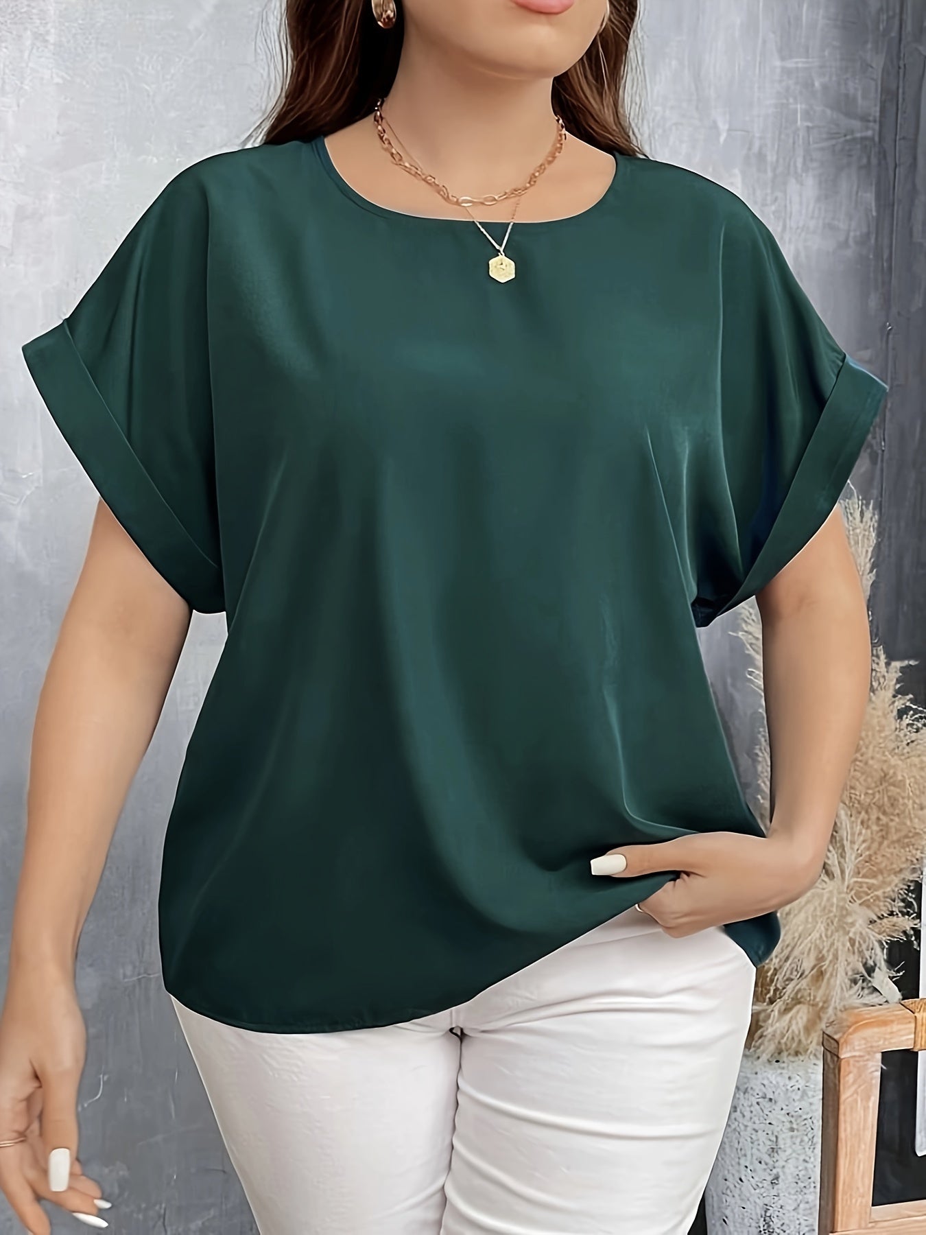 Camiseta de manga corta azul sólida casual para mujer de tallas grandes