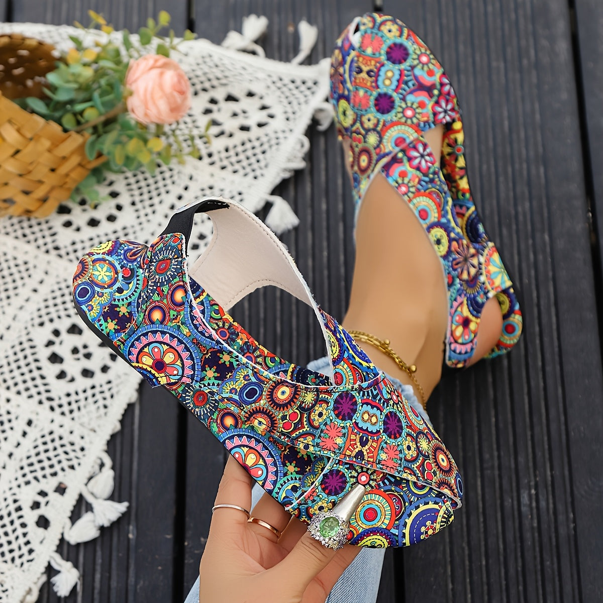 Women's Bohemian Floral Flat Sandals with Mandala Pattern for Summer Beach