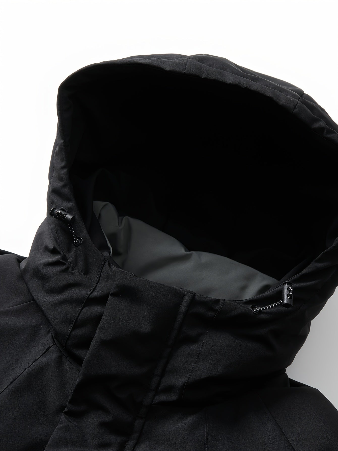 Erkaklar uchun katta o'lchamdagi qishki kapüşonli kurtka - zip-up kapüşonli qulay palto, qora va yashil aksentlar bilan, mashinada yuviladigan polyester, zamonaviy va silliq dizayn, sovuq ob-havo uchun mos.