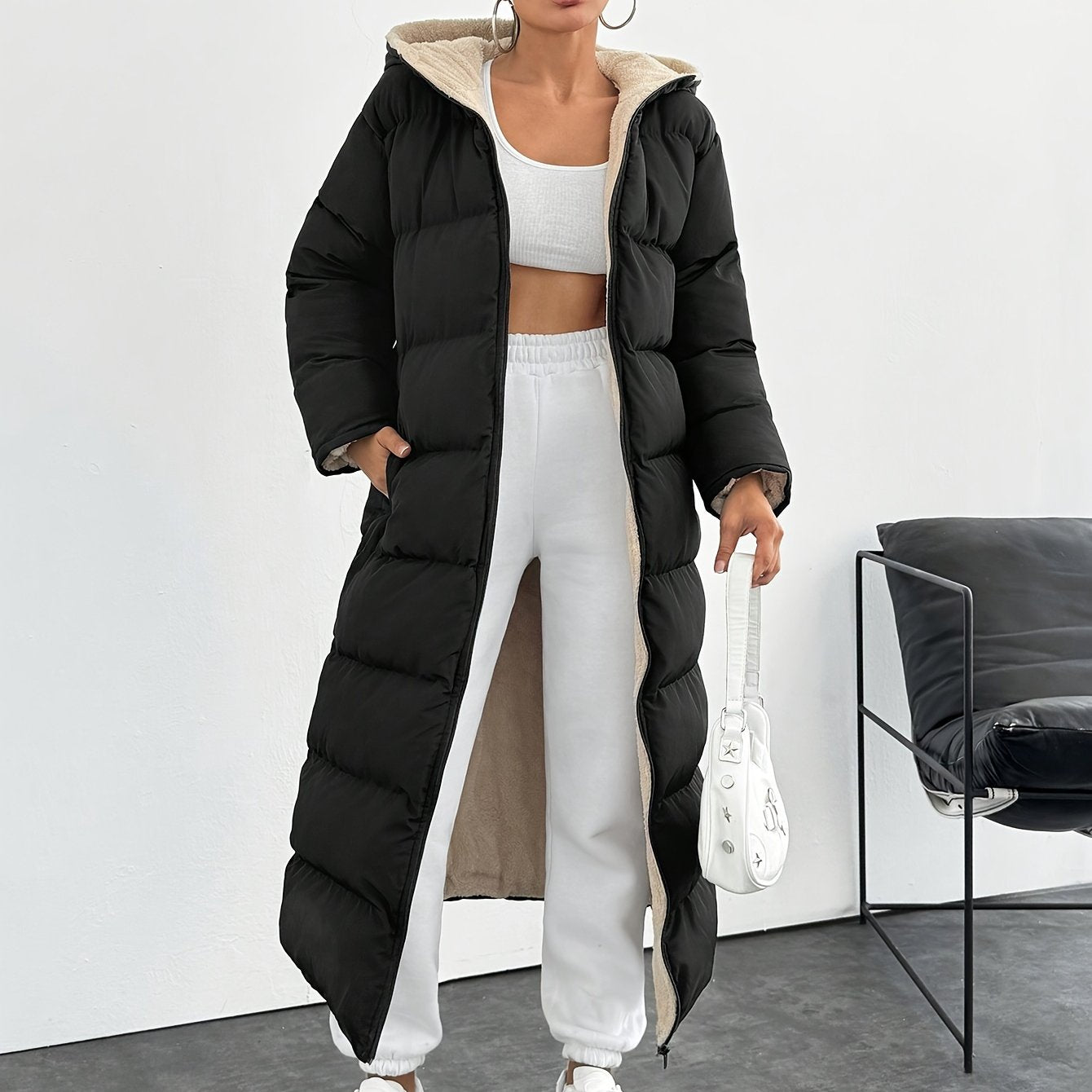 Women's Black Long Puffer Coat Windproof Hooded Winter Jacket with Side Pockets