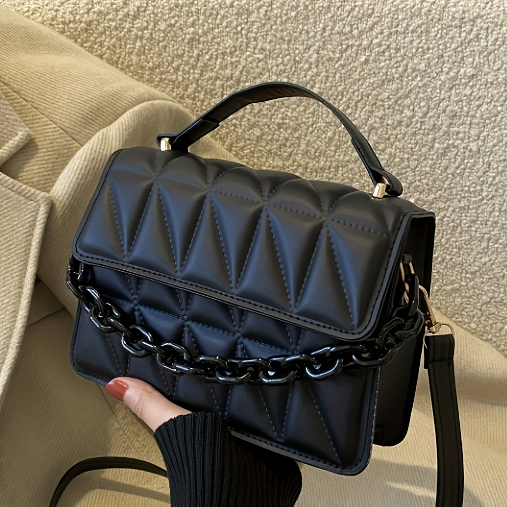 Черная стеганая сумка на плечо с золотой фурнитурой и съемным цепочным ремнем для женщин