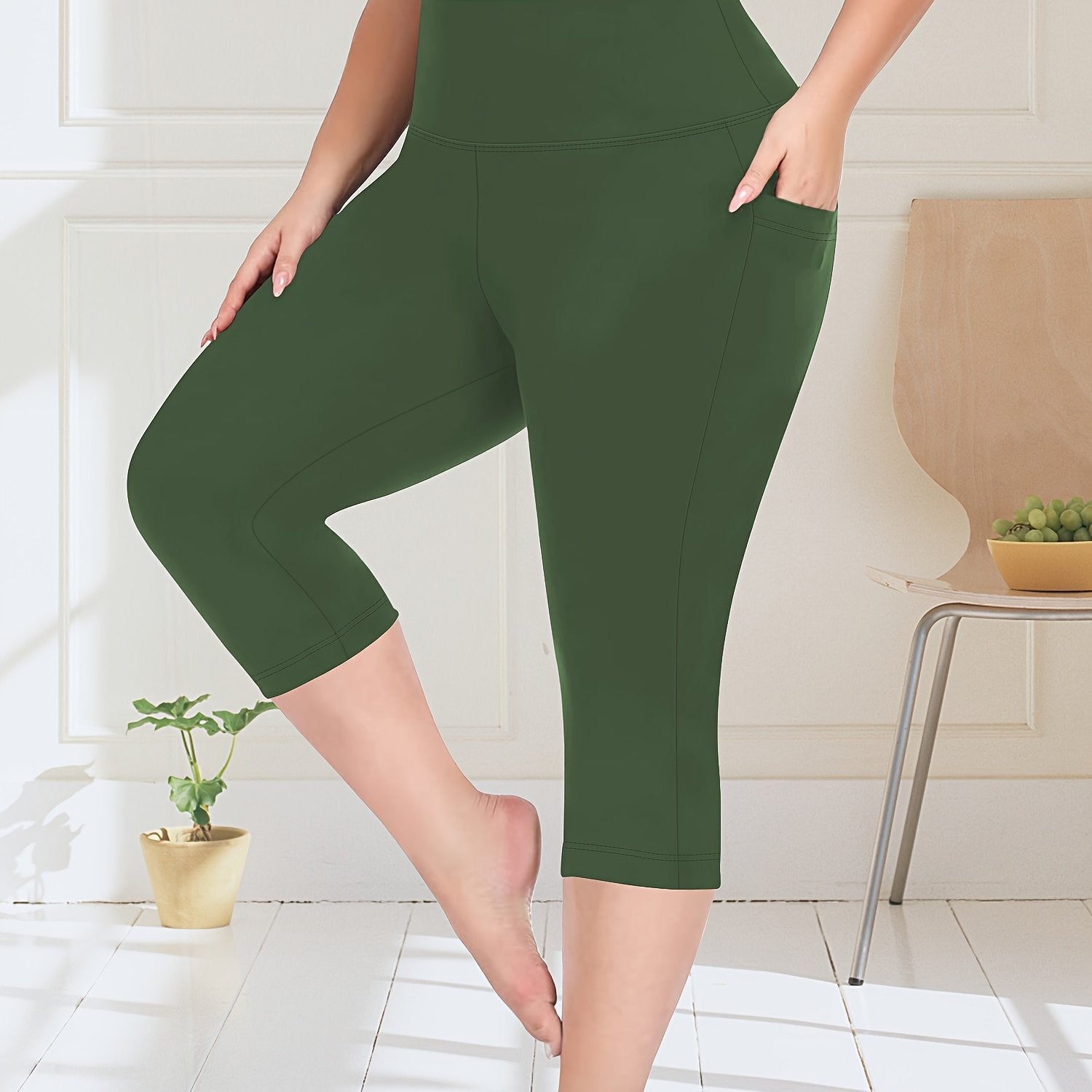 Plus Size High-Waisted Capri Pants Yoga Leggings with Pockets Summer Black