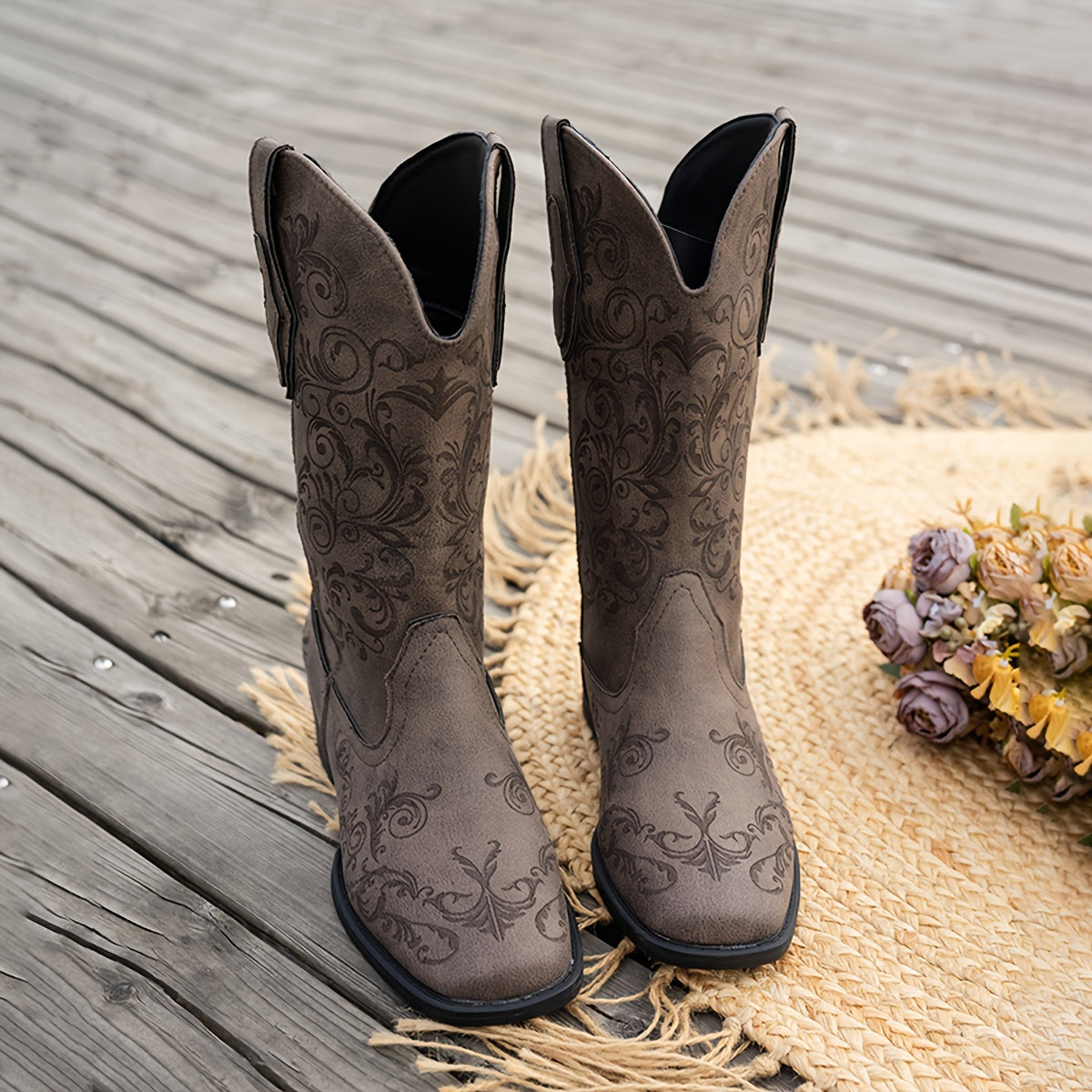 Женские кожаные сапоги в стиле western с лазерной гравировкой, средней длины, на повседневный стиль, с толстым каблуком