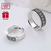 Ushbu 925 sterling kumush halqa 18k oltin bilan qoplangan va yuzasida o'yilgan mantra mavjud. Bu erkaklar va ayollar uchun mos keladi va oila, do'stlar yoki yaqin inson uchun yuqori sifatli sovg'a bo'ladi.