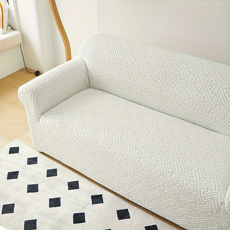 Универсальный чехол для дивана защищает мебель в любой комнате.