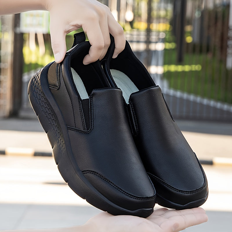 Erkaklar uchun sirg'aluvchi krossovkalar, sirpanmaydigan kauchuk taglik, zarba qabul qilish, suv o'tkazmaydigan, yog'ga chidamli, PU yuqori qismi, astarsiz yengil sport poyabzallari