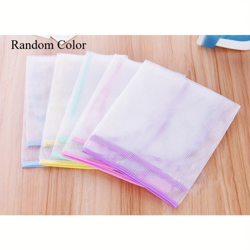 Ko'p funksiyali dazmol matosi pad - Har xil turdagi dazmol taxtalari uchun patentlangan bug'dan himoya tarmog'i, qulay saqlash xususiyati mavjud