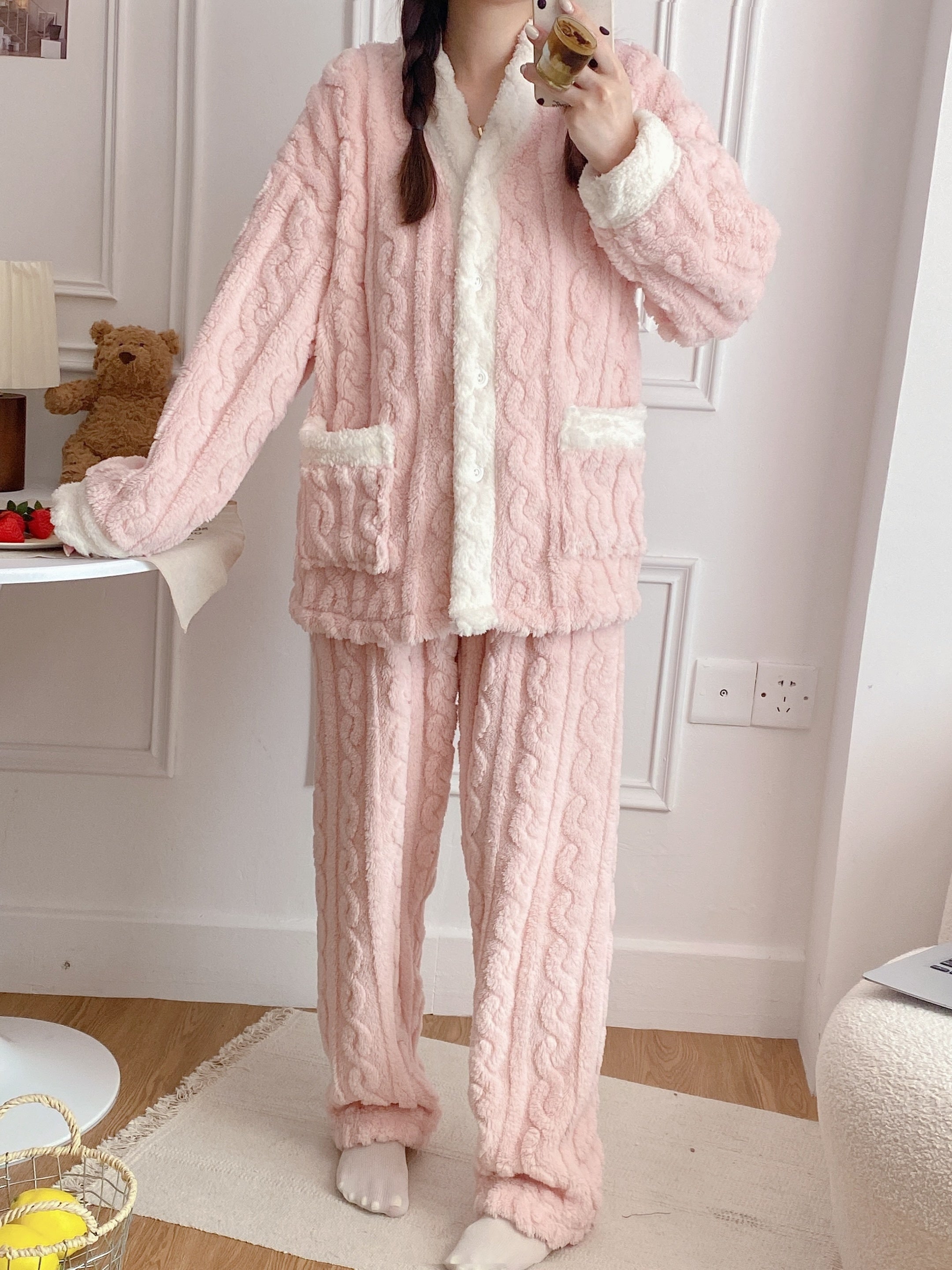 Women's Fleece V-Neck Pajama Set with Pockets Long Sleeves Winter Cozy Polyester