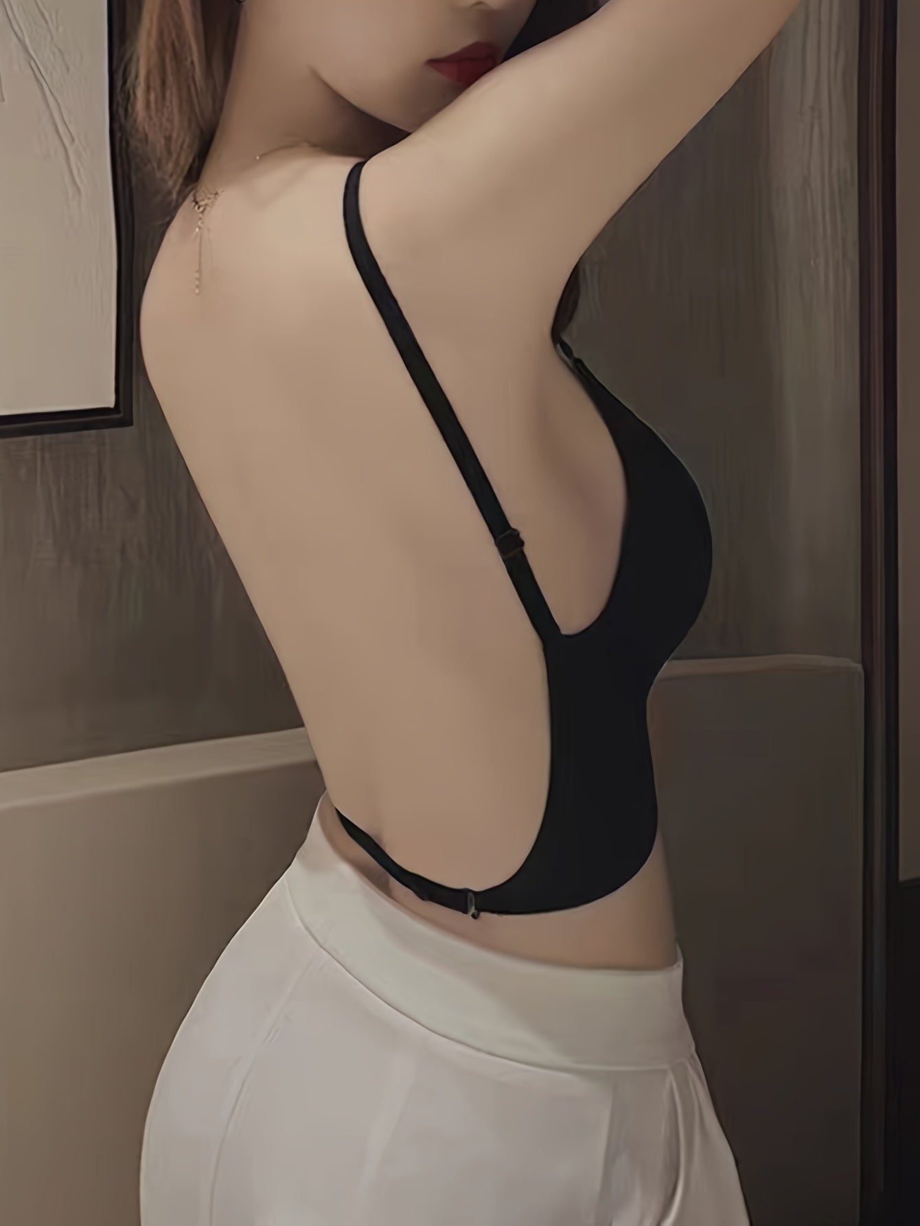 "Женское нижнее белье с маленькой чашкой и красивой спиной, с съемной чашечкой и интегрированным U-образным безбюстгальтером."