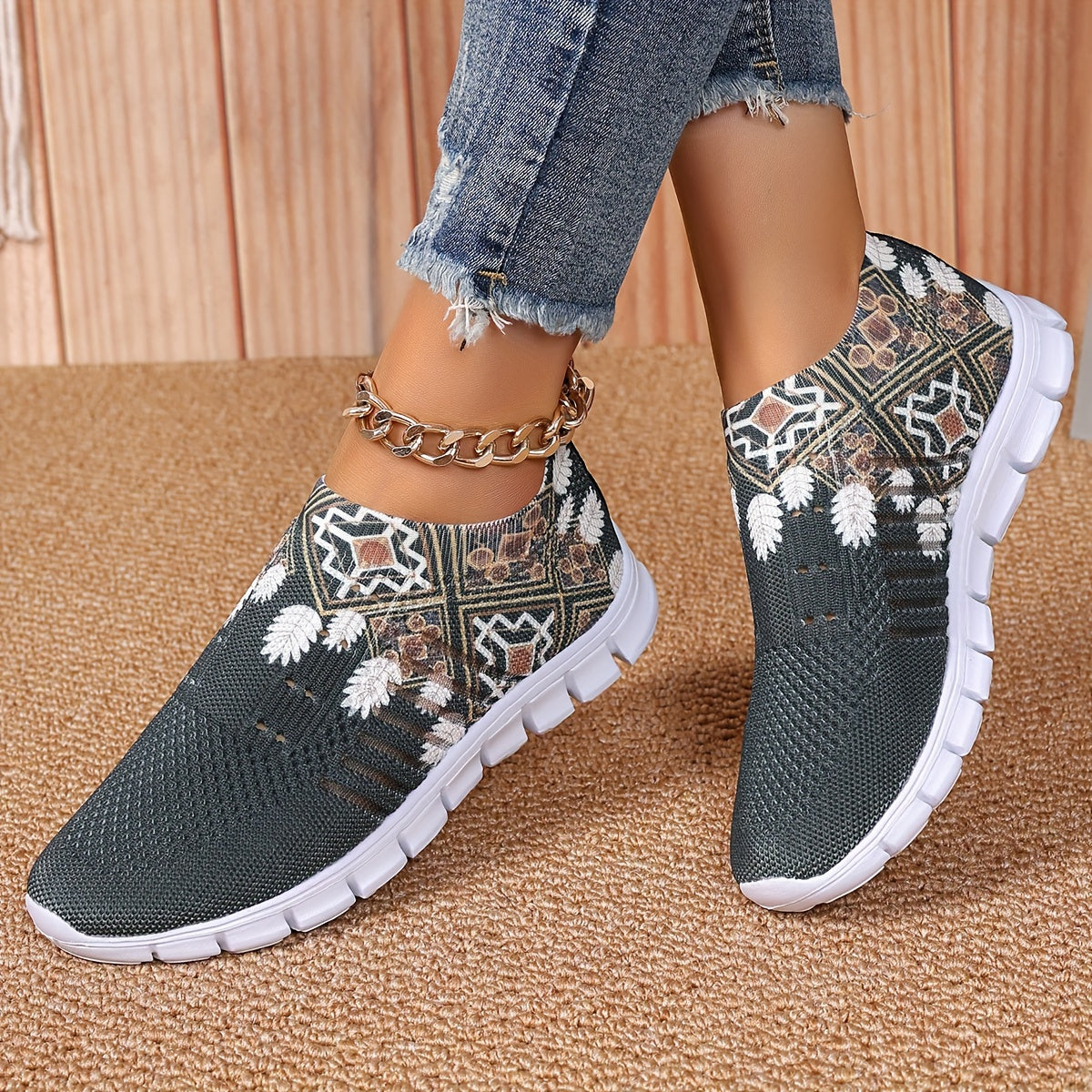 Women's Slip-On Sneakers Breathable Lightweight Low Top Walking Shoes