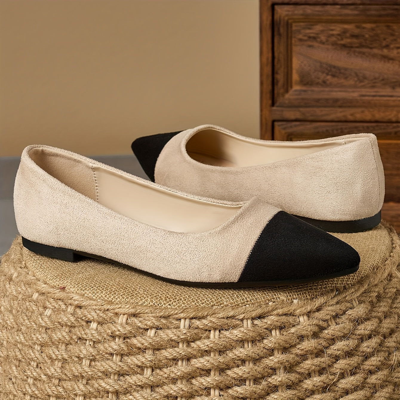 Ayollar uchun slip-on, pointed toe, yupqa poyabzal, bej va qora rangda, ikki rangli, yengil, kundalik ish poyabzali