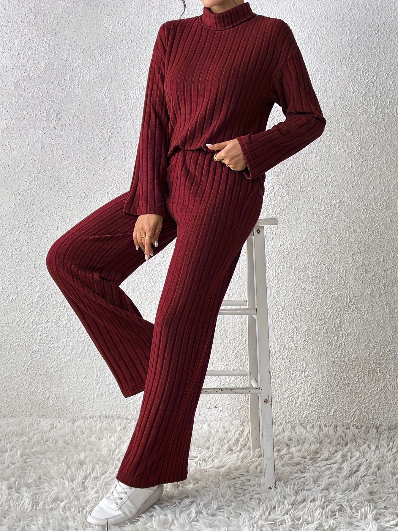 Conjunto casual de invierno para mujer con cuello de pelo y top de manga larga de cuello alto acanalado y pantalones sueltos