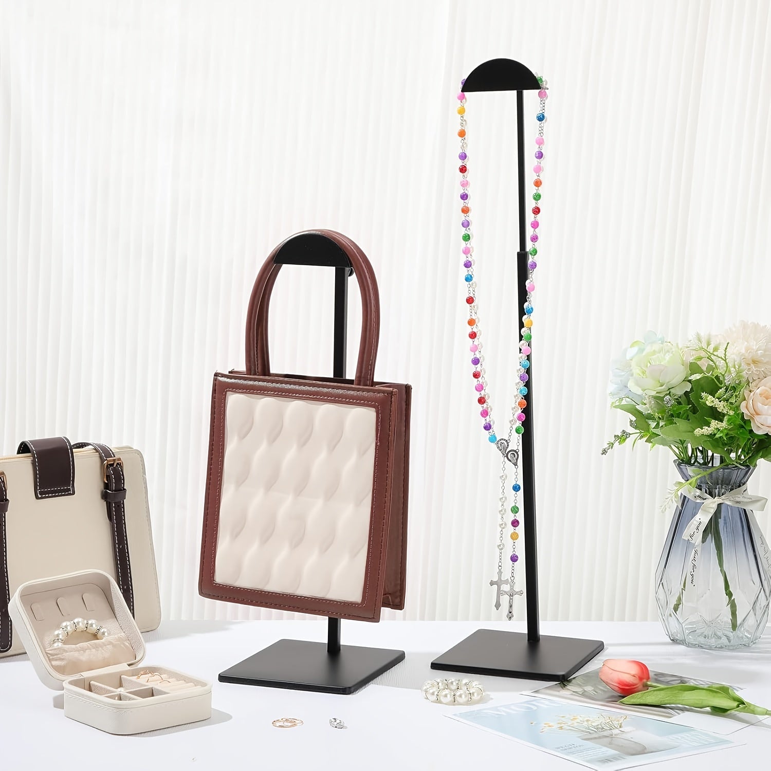 Soporte de exhibición para bolsos de metal con altura ajustable para boutiques y mostradores