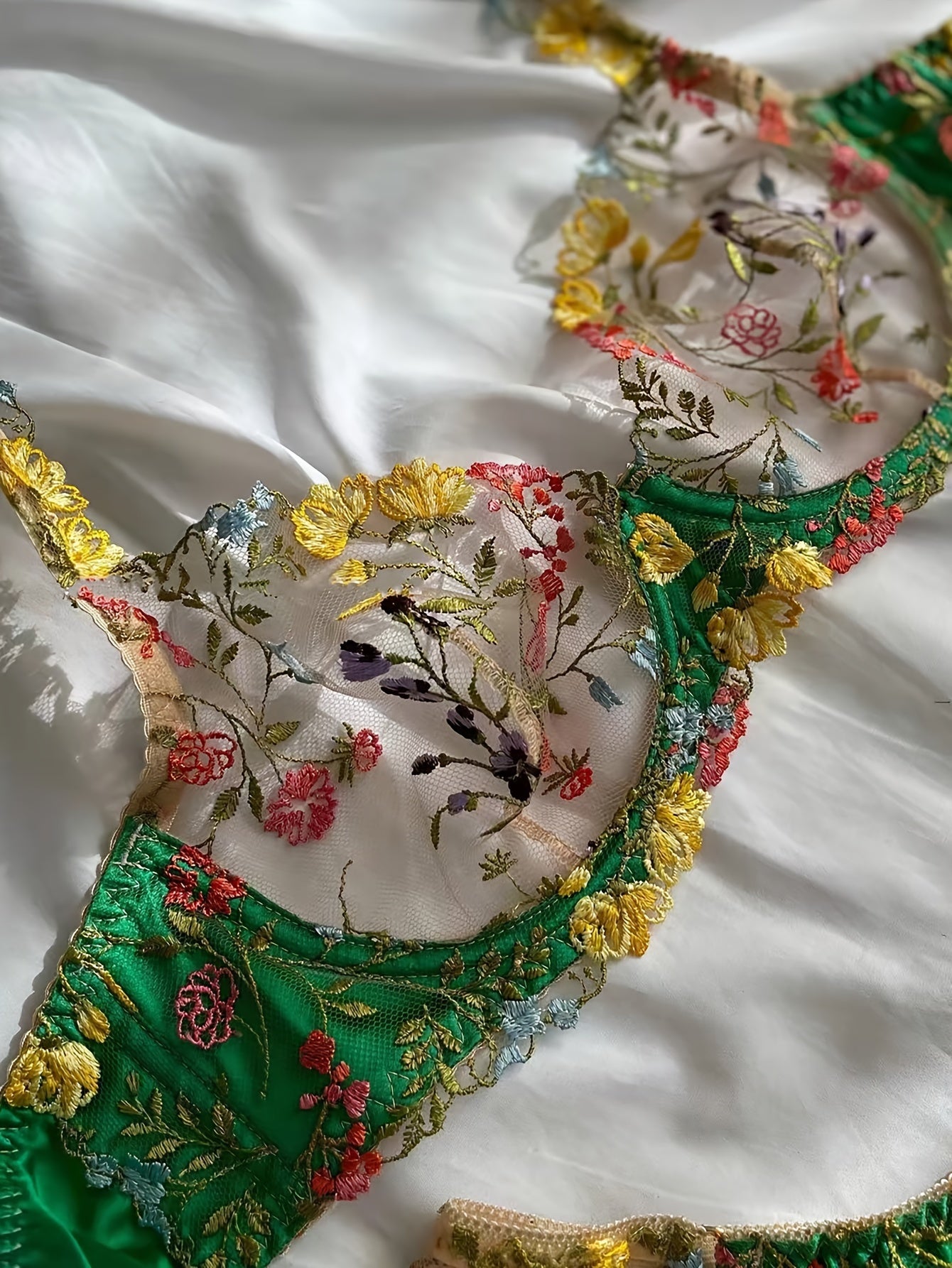 Women's Ultra-Thin Breathable Floral Lingerie Set