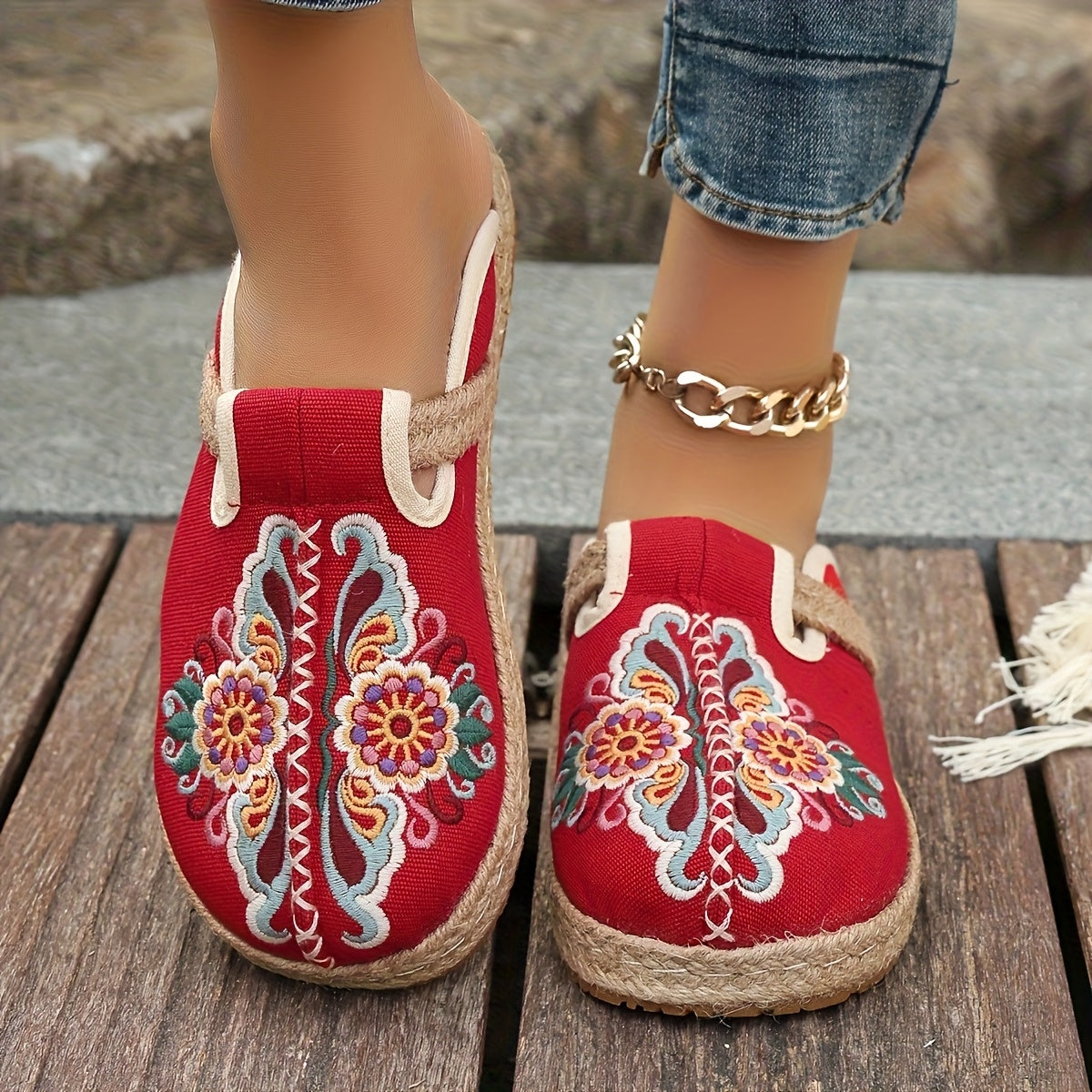 Women Flat Shoes Butterfly Embroidery Slip-On Casual Comfort