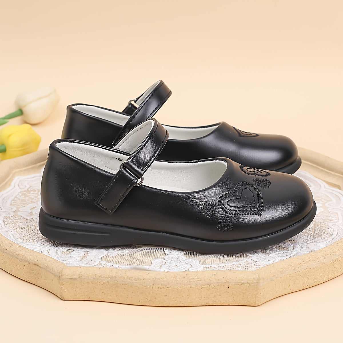 Qizlar uchun qora o'quvchi poyabzallari, maktab chiqishlari uchun yoqimli malika poyabzallari.