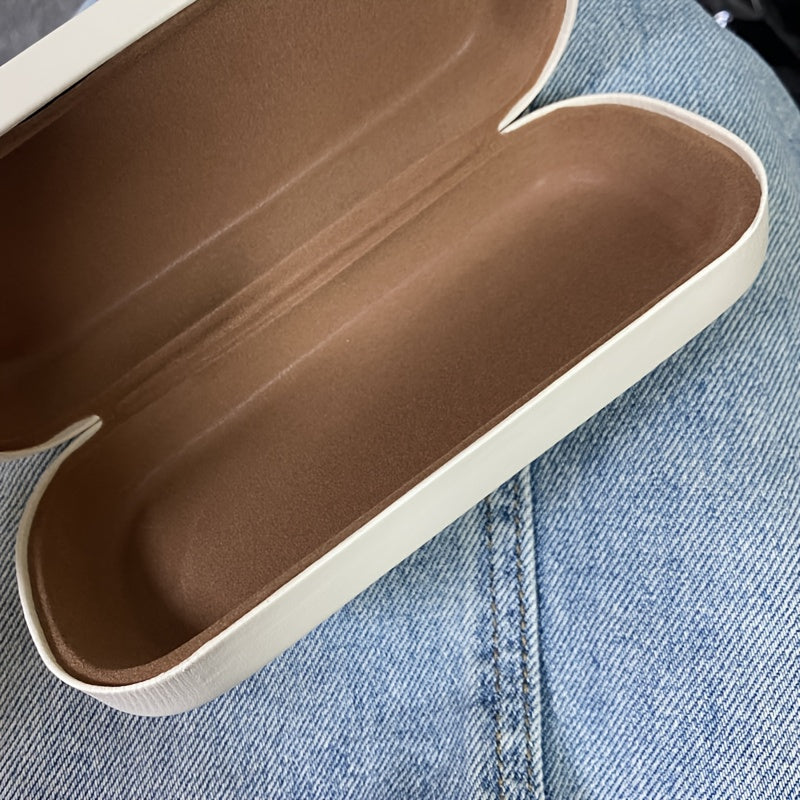 Disneyning Stitch va Angel juftligi tasvirlangan premium krem faux teridan yasalgan ko'zoynaklar uchun ko'zoynak qutisi. Myopiya uchun portativ saqlash qutisi faux teri materialidan.