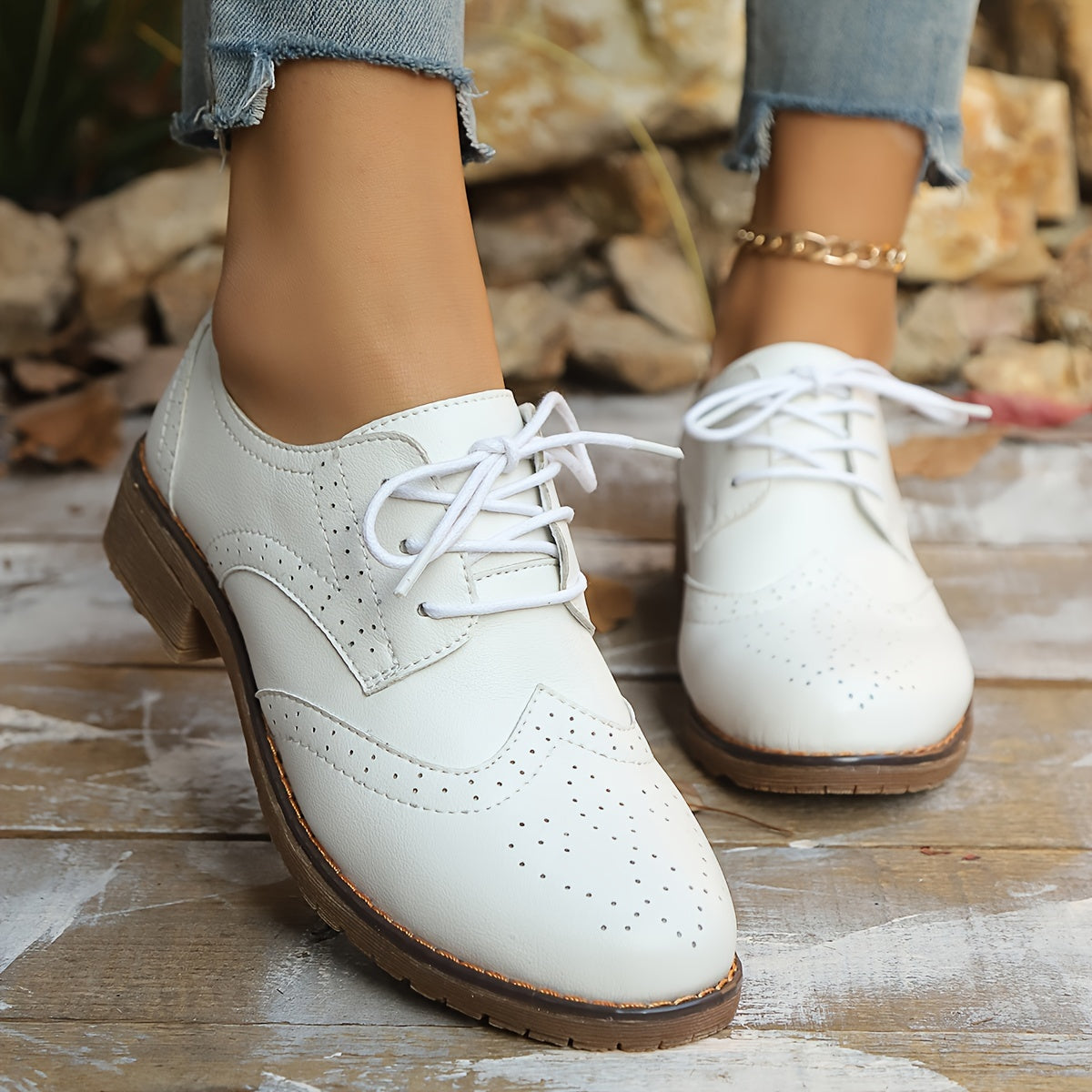 Women’s Perforated Faux Leather Brogue Shoes - Chunky Heel, Classic Lace-Up