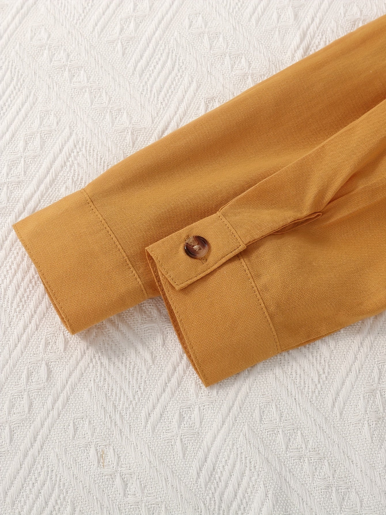 Camisa de manga larga de color sólido para niños con cuello alto para primavera y otoño