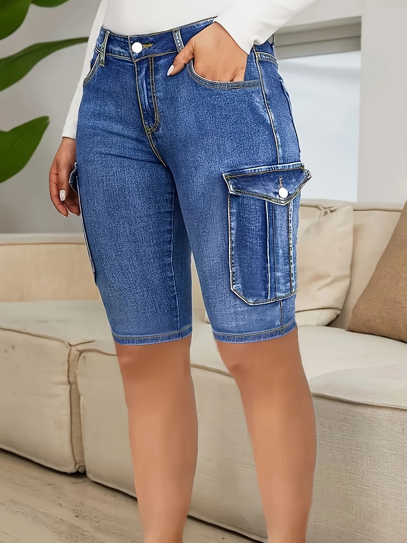 Plus Size Women's Stretch Denim Cargo Shorts Mid-Thigh Pockets