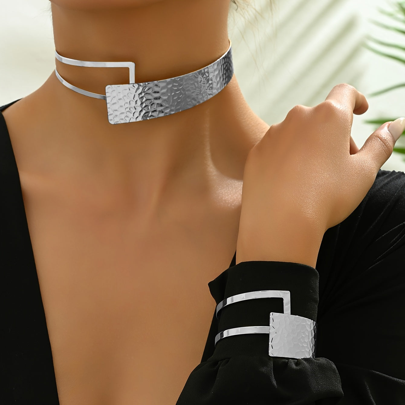 O'ziga xos, jasur shaxsiyat bilaguzuk va chokerni to'plami - Zamonaviy ayol uchun mukammal sovg'a, Yangi yilni nishonlash yoki har qanday kechki uchrashuv yoki partiya kiyimiga joziba qo'shish uchun ideal.