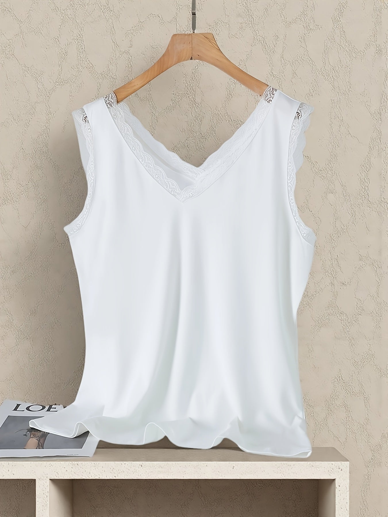 Chaleco versátil para mujer de tallas grandes con costura de encaje en contraste