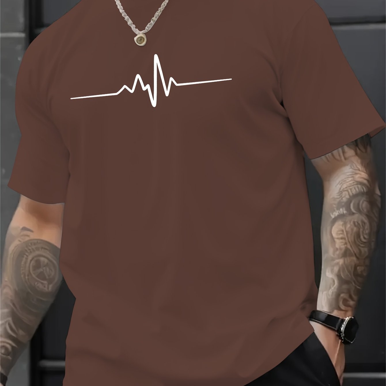 Erkaklar uchun zamonaviy yozgi krujkali qisqa qo'l sport futbolkasi, har qanday holat uchun mukammal.