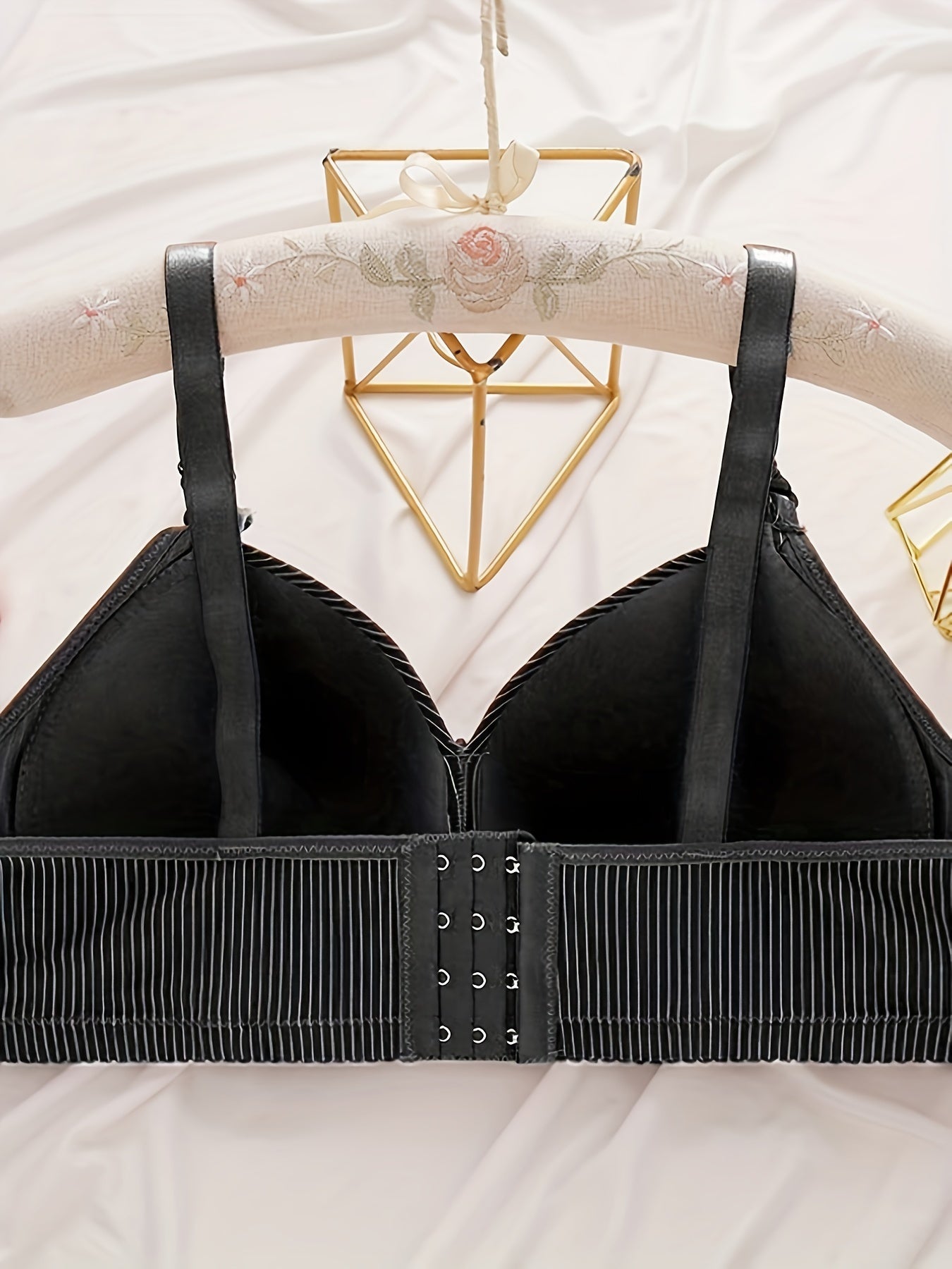 Plus Size Striped Seamless Push Up Bra for Women Medium Support All Season