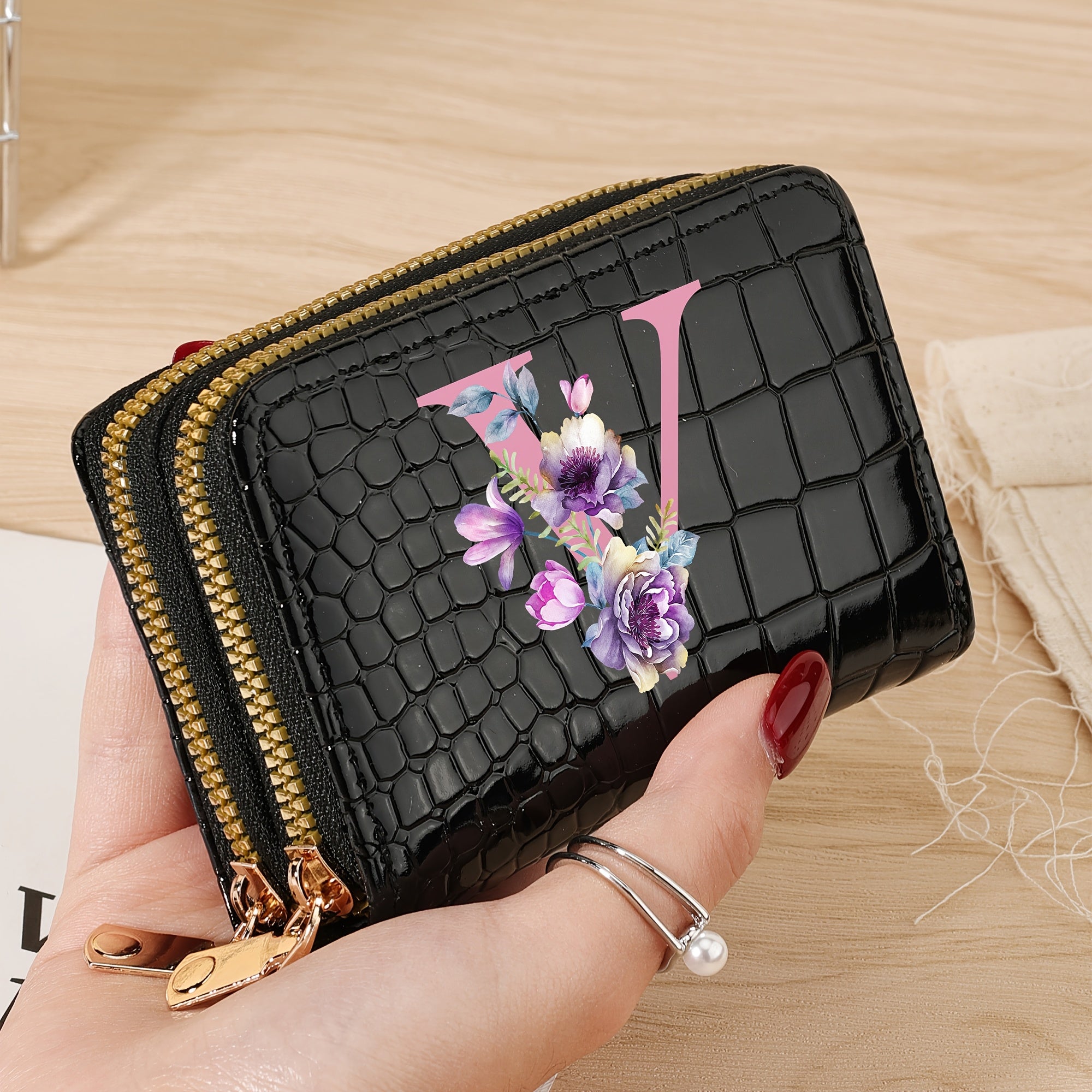 Стильный женский кошелек с крокодиловым узором и дизайном "P", сумка с двойной молнией черного, белого и розового цветов. Модная монетница для путешествий и повседневного использования, школьный аксессуар с текстурой.