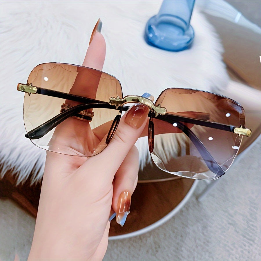 Square Frame Glasses for Men and Women, PC Material, Stylish for Street Photography and Beach Vacations