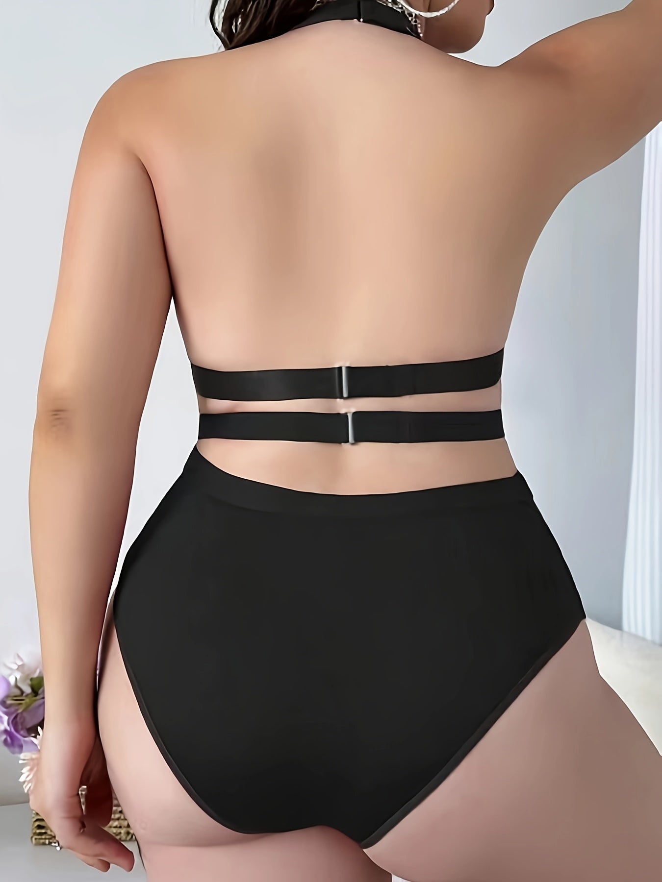 Kross tafsilotlari bilan plussayz ichki kiyim to'plami, o'rtacha cho'ziluvchan trikotaj mato, qulay bustier va korset kostyumi.