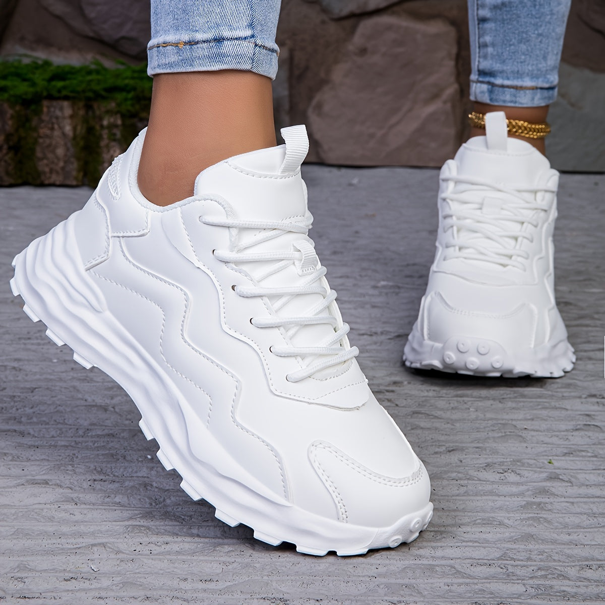 Women's Lightweight Casual Sneakers with Non-Slip Sole and Breathable Fabric