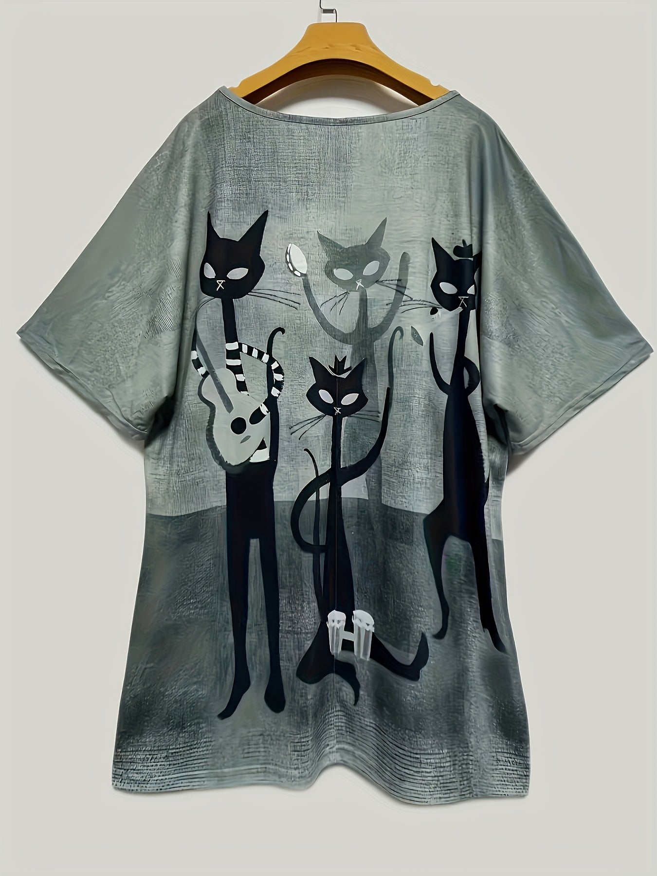 Women's Oversized V-Neck T-Shirt with Cartoon Cat Print Polyester Elastane All-Season Knit