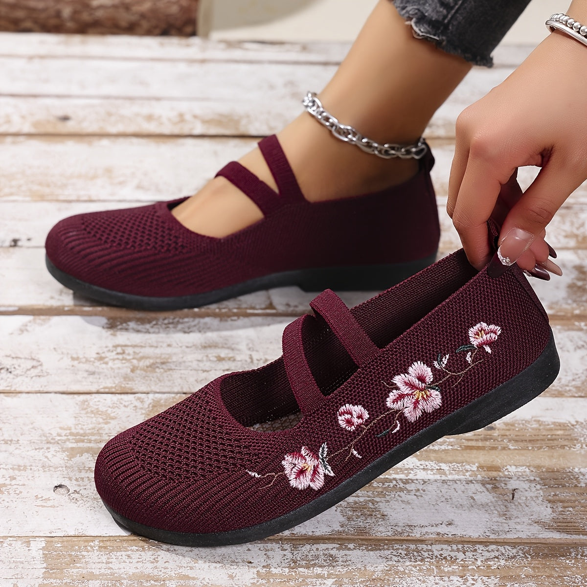 Ayollar uchun yozgi tikkama nafas oladigan kundalik tekis poyabzal