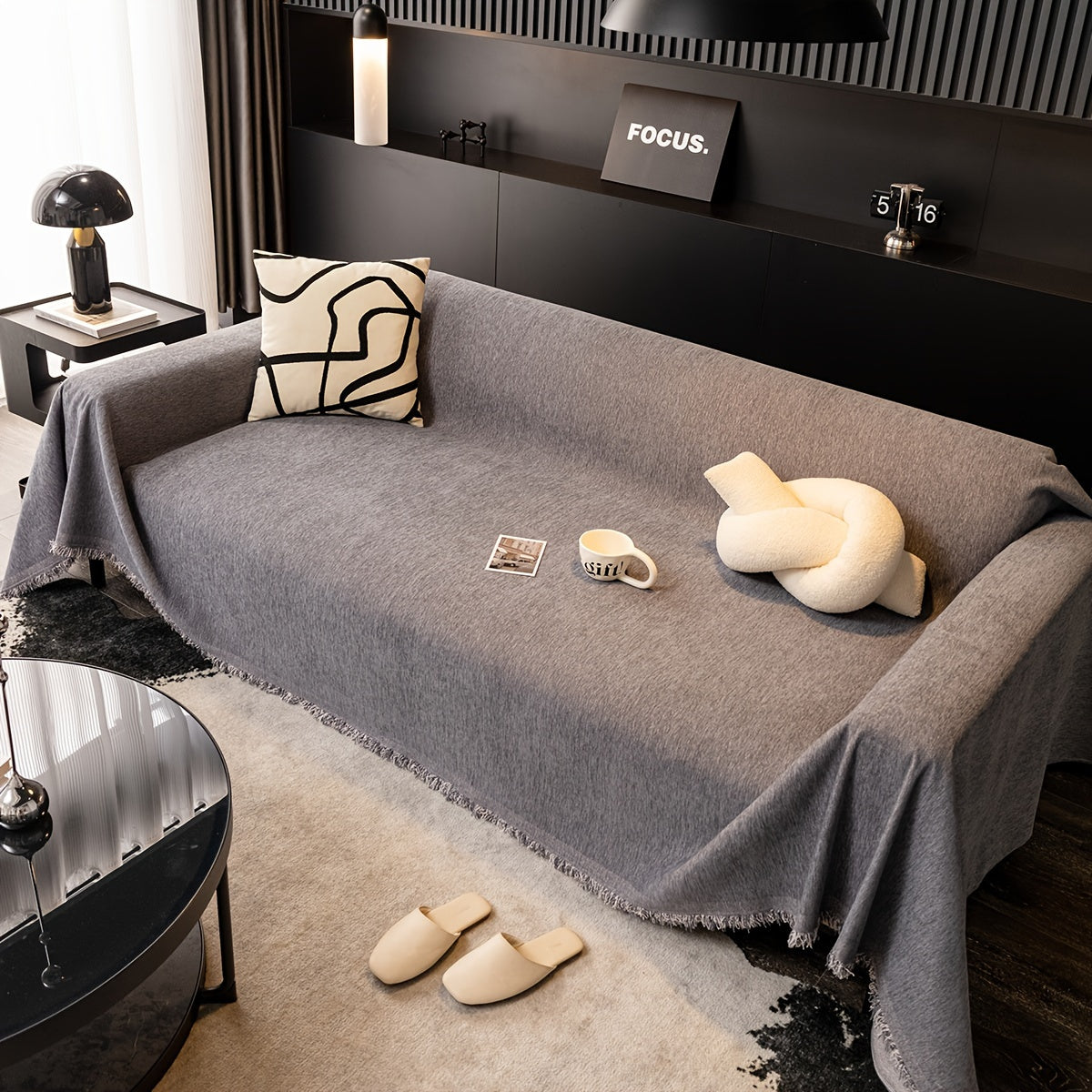 Tasselli suv o'tkazmaydigan divan qoplamasi, yuvilishi mumkin va bardoshli, yashash xonasi uy bezaklari uchun universal mebelni himoya qilish.