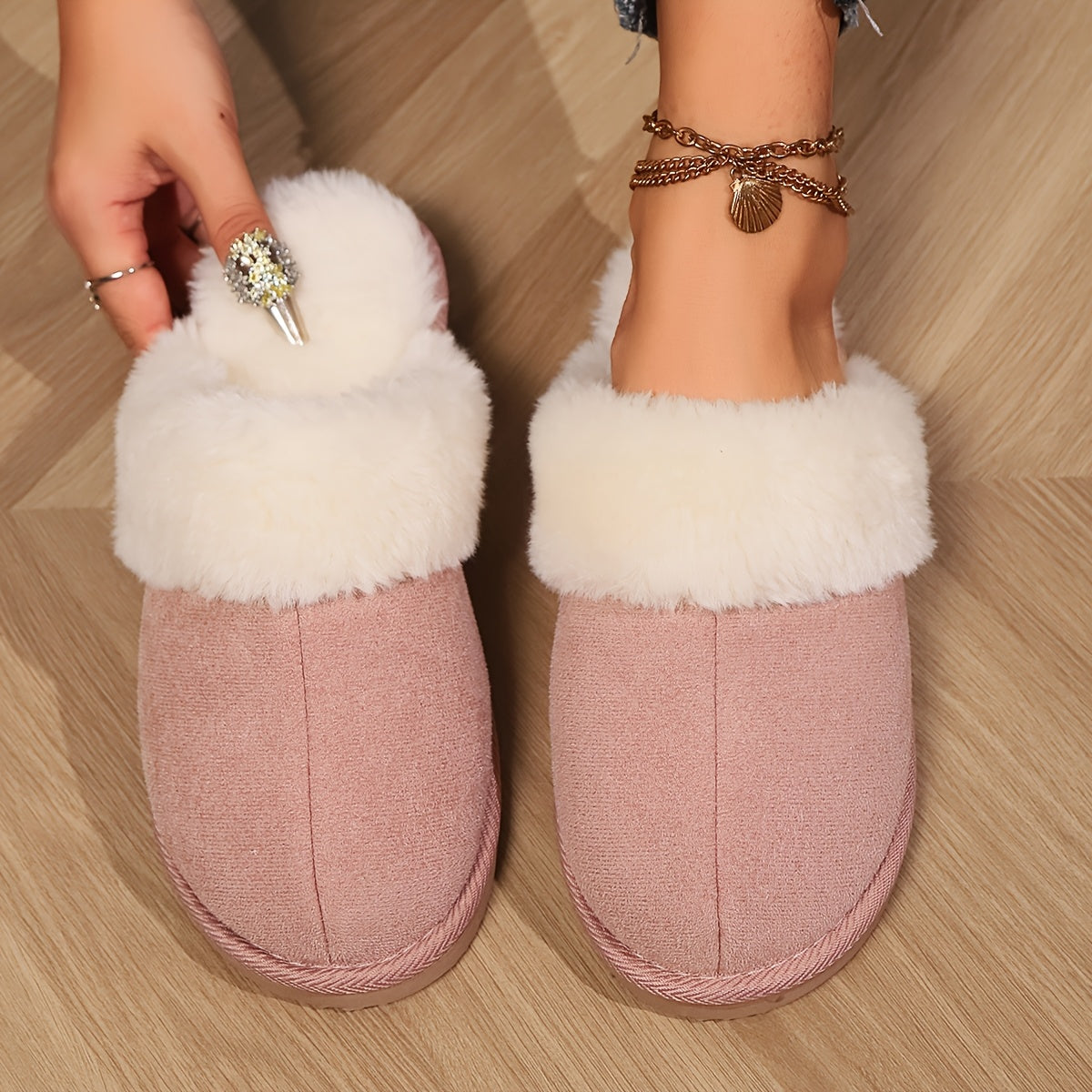 Ayollar uchun mo'ljallangan yumshoq fleece bilan qoplangan uy poyabzali, tormozsiz EVA taglik bilan ichki uy poyabzali