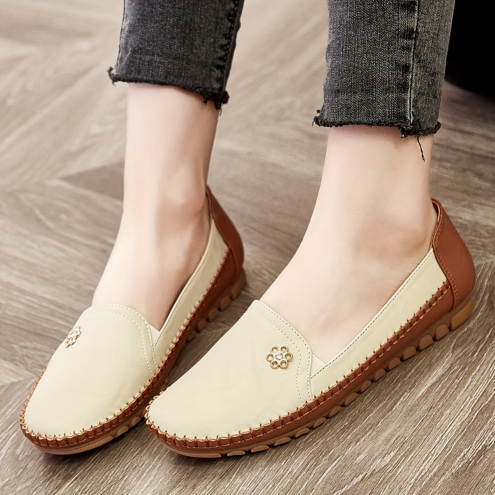 Women's Leather Flat Loafers Casual Slip-On Comfortable Shoes