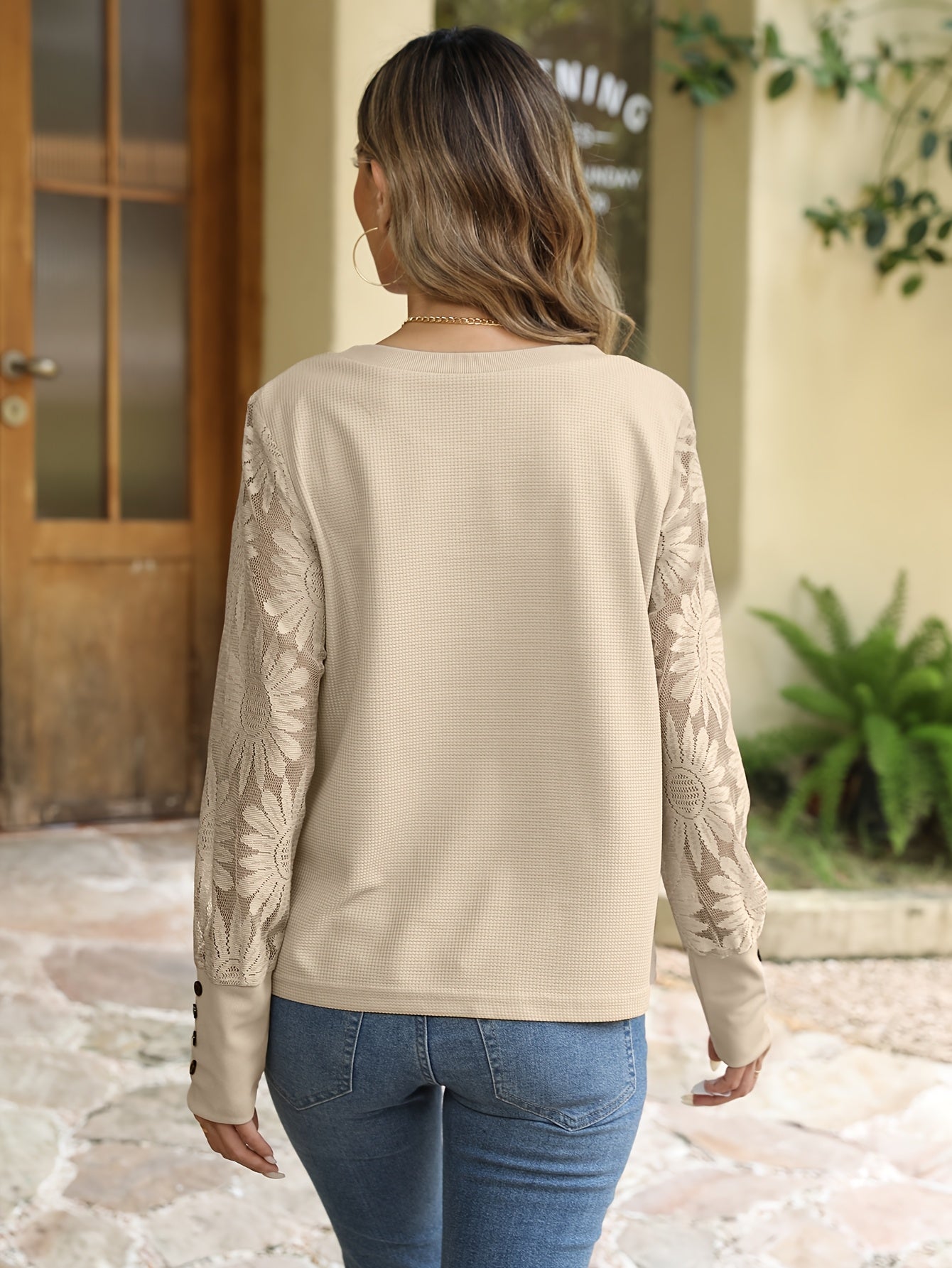 Women's Elegant Lace Spliced Crew Neck T-Shirt for Spring and Fall