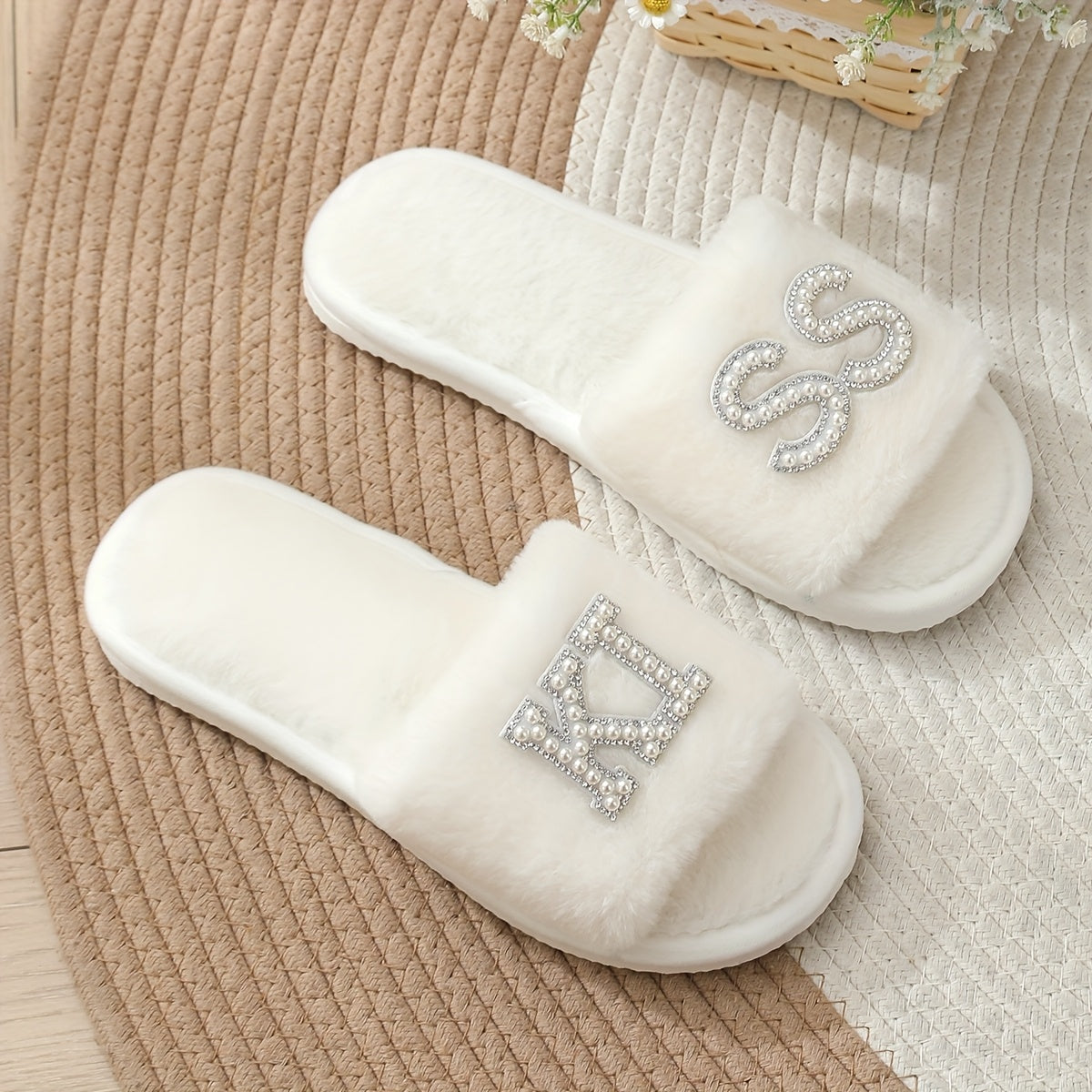 Women Pearl Letter "Better" Decor Plush Open-Toe Slides for Home and Outdoors