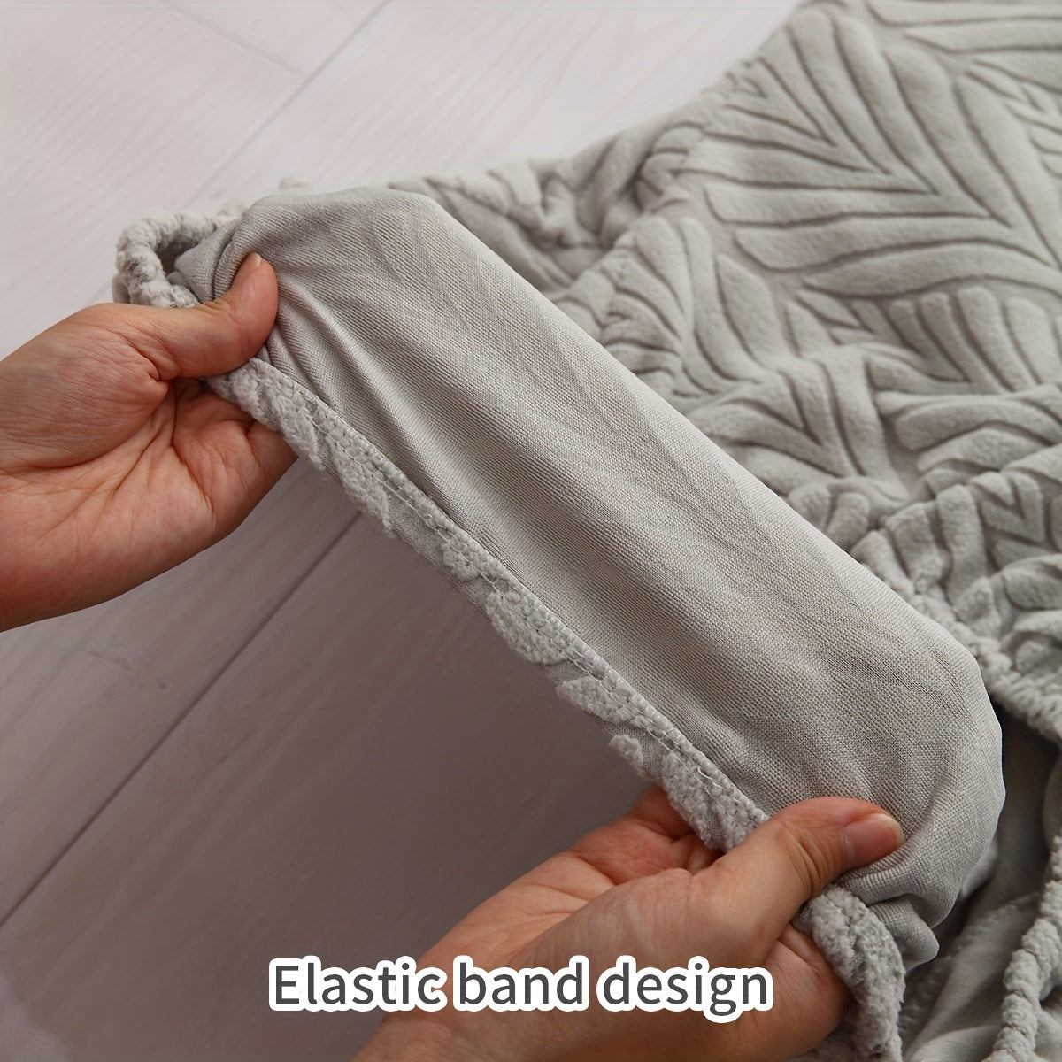 Эластичные чехлы для обеденных стульев с узором из листьев, съемные и растяжимые, изготовлены из смеси полиэстера и спандекса. Машинная стирка, с закрытием на эластичном поясе. Подходят для декора дома, офиса и банкетного зала.