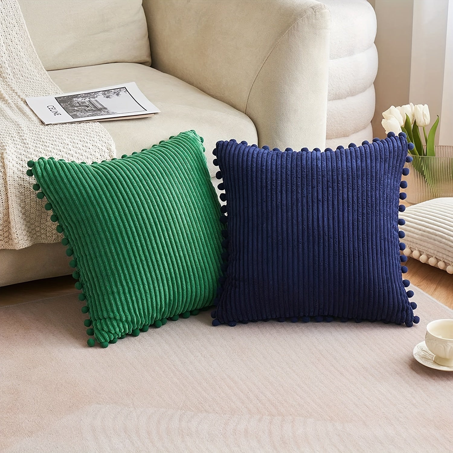 Набор из 2-х бохо наволочек для подушек с помпонами и акцентом из вельвета. Сплошные квадратные подушки для различных пространств. (18x18 дюймов/45x45 см). ВКЛЮЧЕНИЯ НЕ ВХОДЯТ.