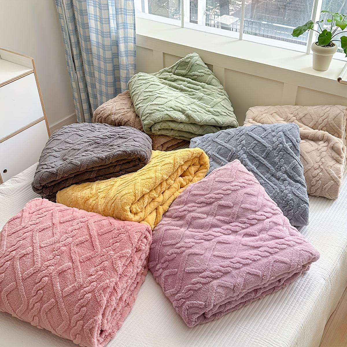 Double-Sided Velvet Plush Blanket Warm Throw for Couch Bed Camping