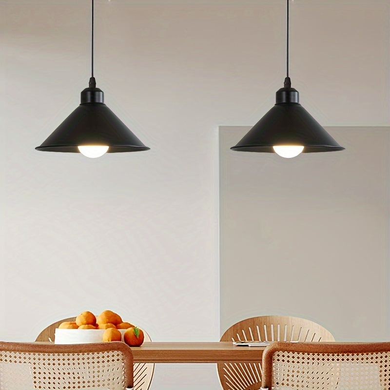 Zamonaviy pendel chiroqlar juftligi, E27 lampochka bazasi bilan, ovqat xonasi, bar, oshxona va kirish joyi uchun. Yarim tekis o'rnatish, qattiq simli, o'zgaruvchan kuchlanish 110V-240V. Lampochkalar kiritilmagan.