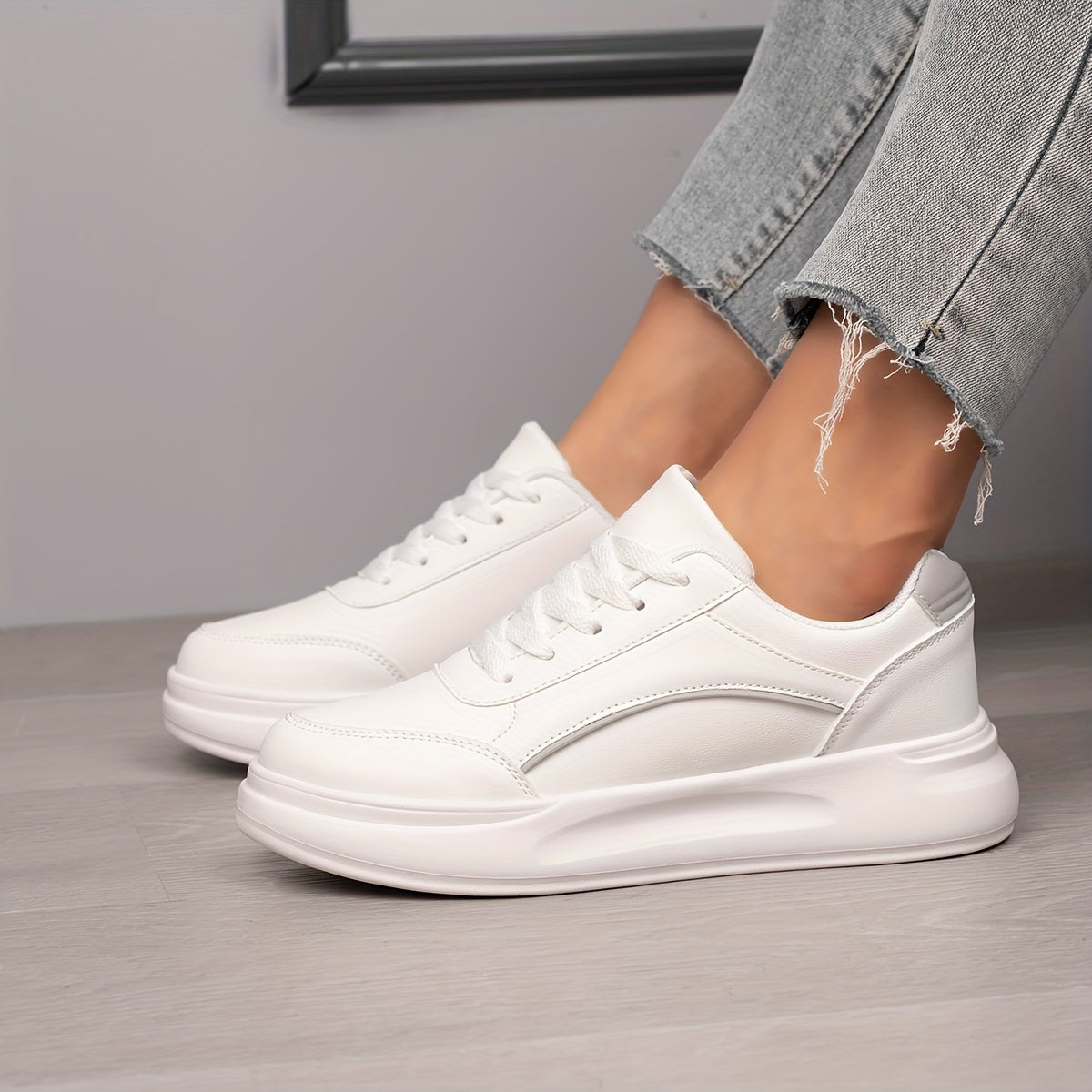 Women's White Low Top Skate Shoes with Round Toe and Lace-Up Closure