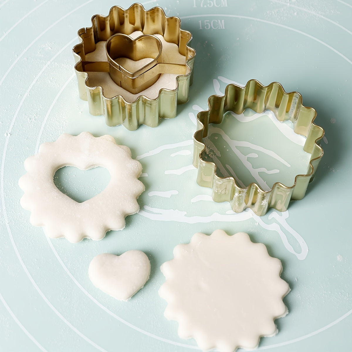 Set of 2 Stainless Steel Cookie Cutters Flower Heart Shapes for Baking and Cake Decorating