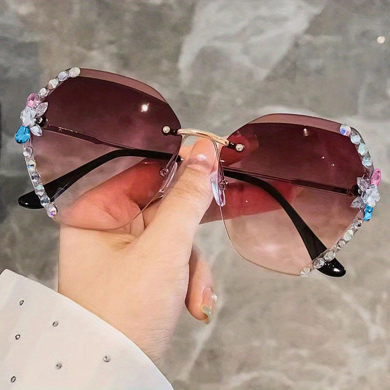 Gafas de ojo de gato oversized sin montura con lentes ombre y diseño unisex