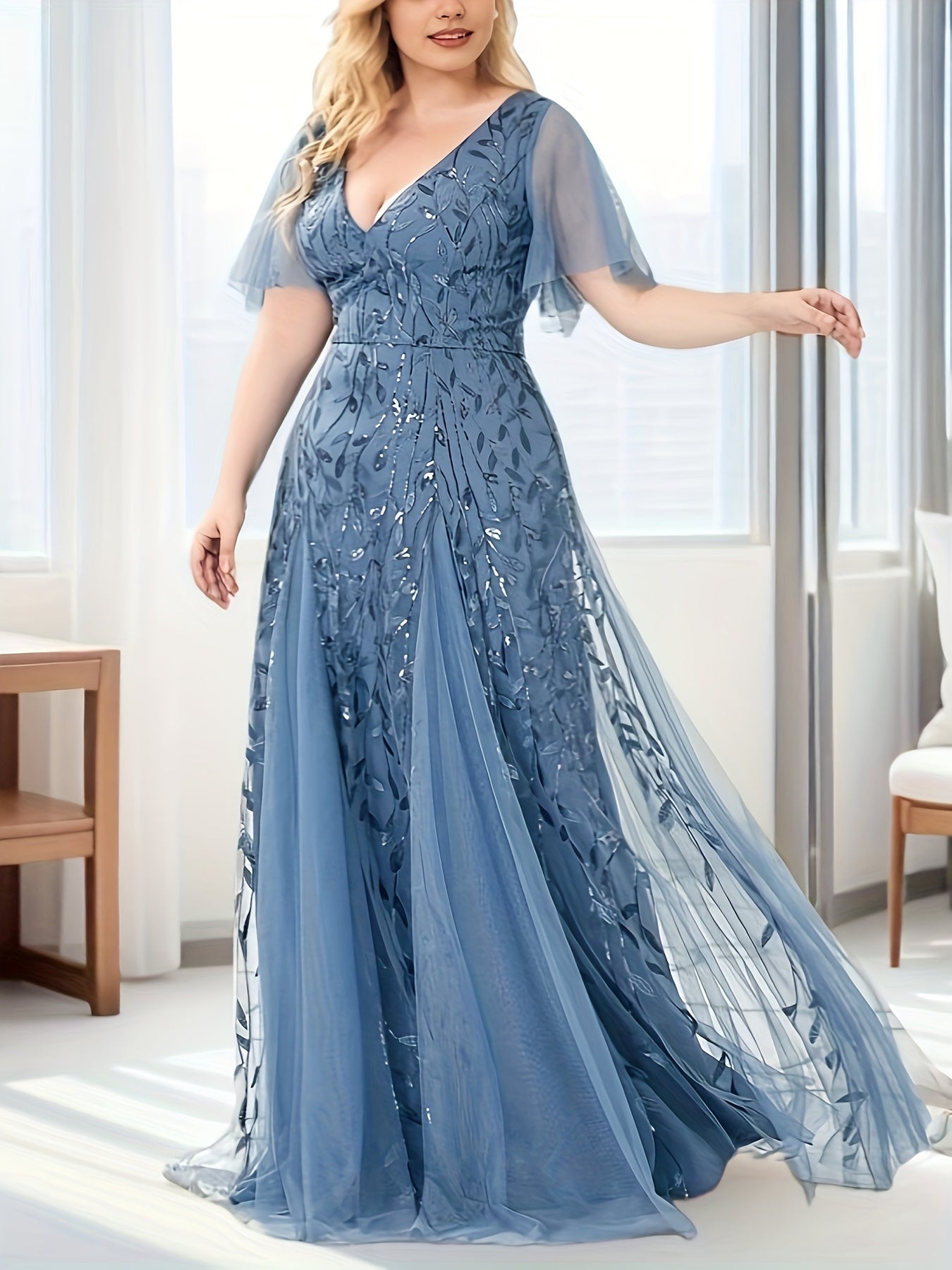 Plus Size Evening Gown Sequin V-Neck Short Sleeve Formal Dress