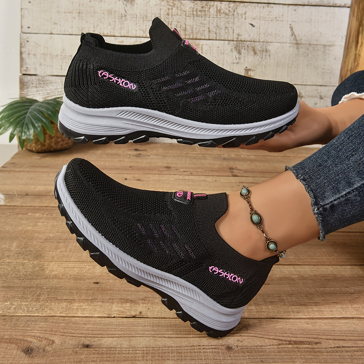 Women's Casual Athletic Sneakers with Breathable Mesh Black White