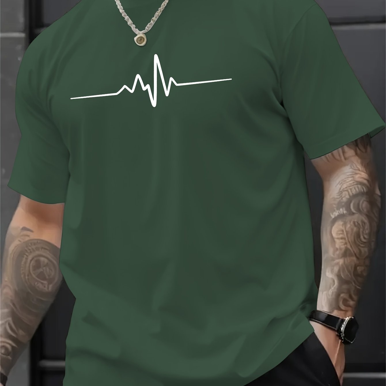 Erkaklar uchun zamonaviy yozgi krujkali qisqa qo'l sport futbolkasi, har qanday holat uchun mukammal.