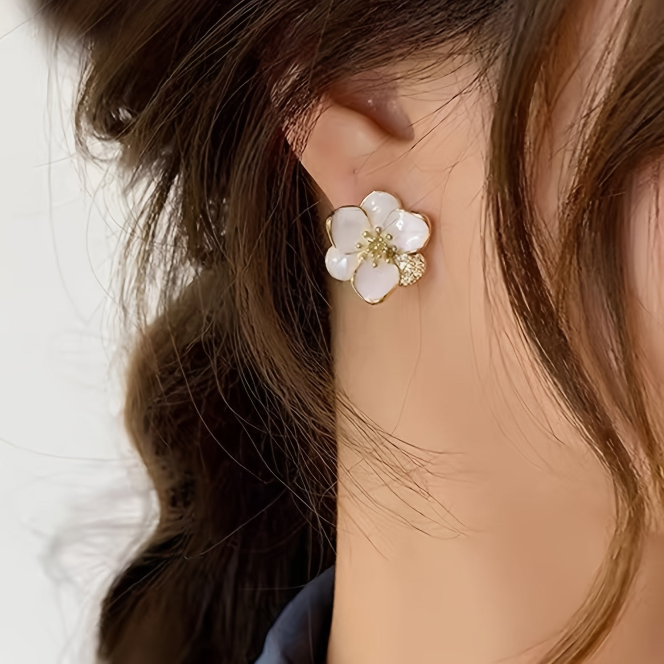 Women Zinc Alloy Flower Stud Earrings Elegant Daily Jewelry